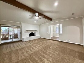 2744 S Cypress Cir in Plano, TX - Building Photo