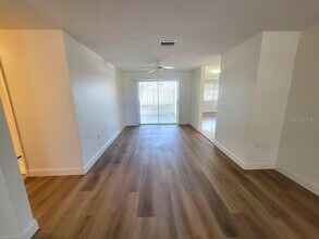 10329 Castalie Dr in Port Richey, FL - Building Photo - Building Photo