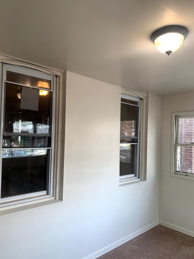 118 E 21st St, Unit 1