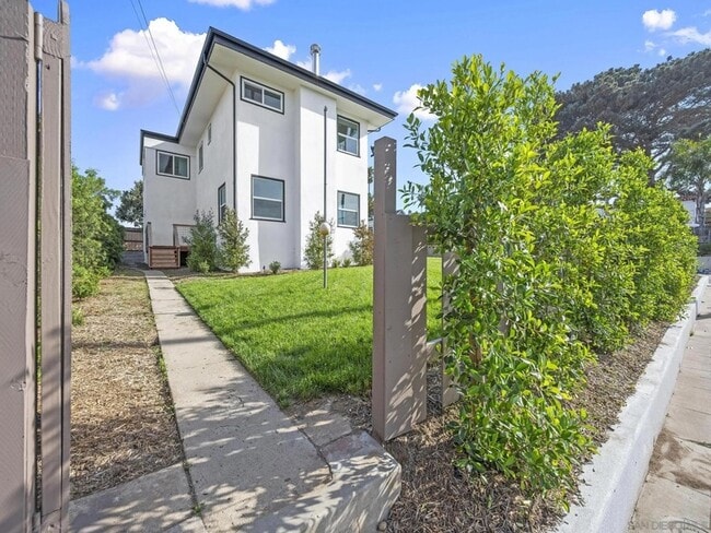 4420 Voltaire St in San Diego, CA - Building Photo - Building Photo