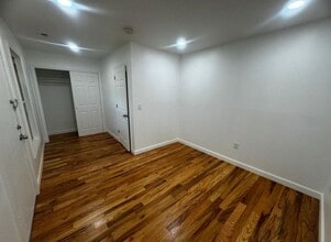 25 Highland St in Paterson, NJ - Building Photo - Building Photo