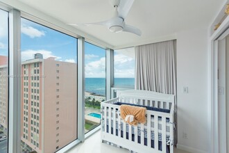 2655 Collins Ave in Miami Beach, FL - Foto de edificio - Building Photo