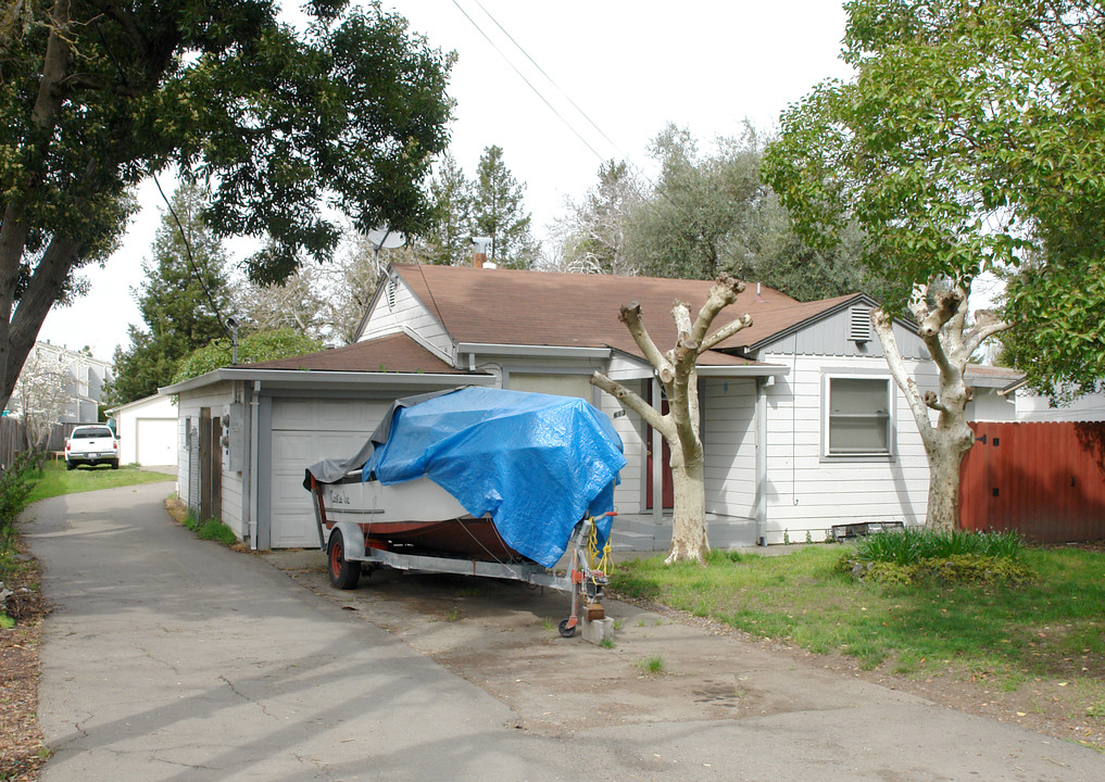 613-6131/2 Grandberg Ct in Santa Rosa, CA - Foto de edificio