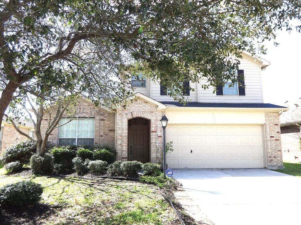 22011 Willow Shadows Dr in Tomball, TX - Building Photo
