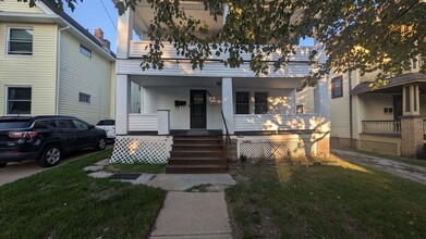 1280 Fry Ave-Unit -Up in Lakewood, OH - Foto de edificio - Building Photo