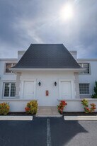 916 NE 27th Ave in Hallandale Beach, FL - Building Photo