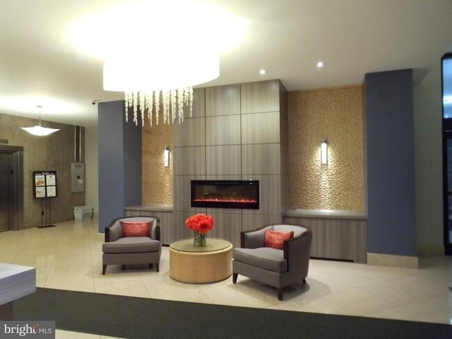 property at 1011 Arlington Blvd