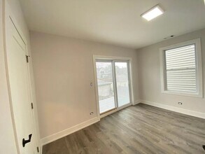 2725 N Drake Ave in Chicago, IL - Building Photo - Building Photo