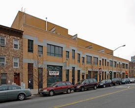 125 Roebling St in Brooklyn, NY - Building Photo - Building Photo