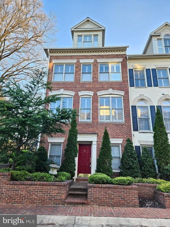 1632 Colonial Hills Dr in McLean, VA - Building Photo - Building Photo