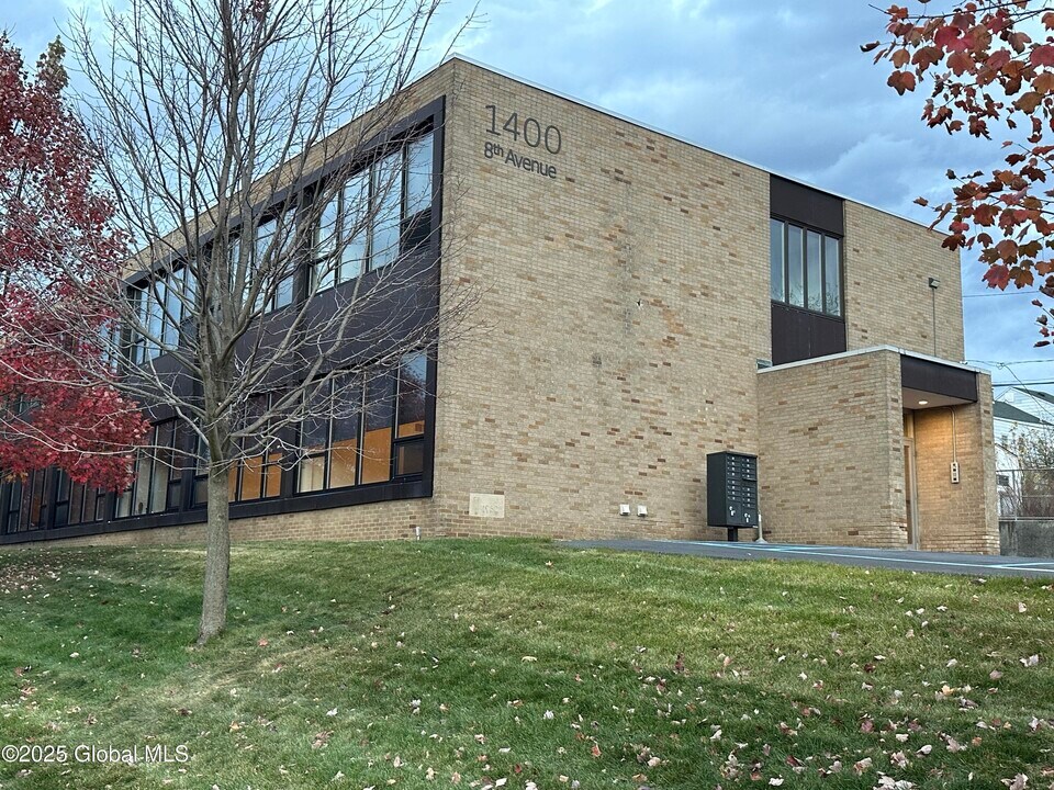 1400 8th Ave in Watervliet, NY - Building Photo