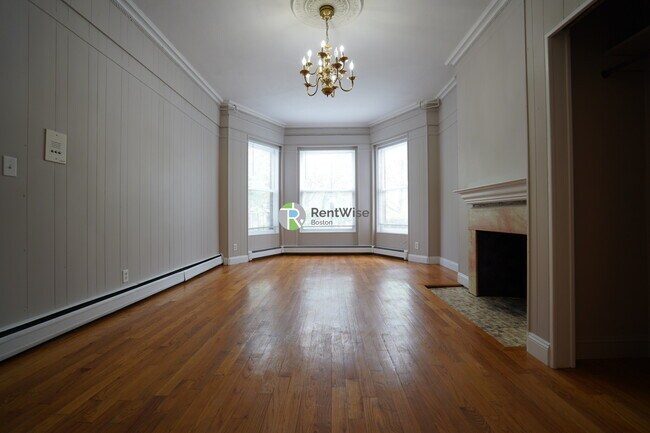 1055 Beacon St