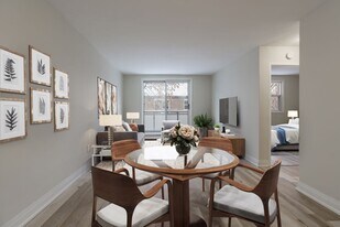 240 Southwood Dr in Cambridge, ON - Building Photo