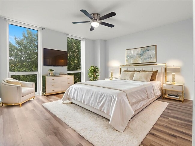 2870 Pharr Ct S Northwest in Atlanta, GA - Foto de edificio - Building Photo