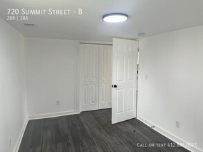 720 Summit St in Carnegie, PA - Building Photo - Building Photo