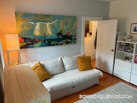 21 Harrison St in Somerville, MA - Building Photo