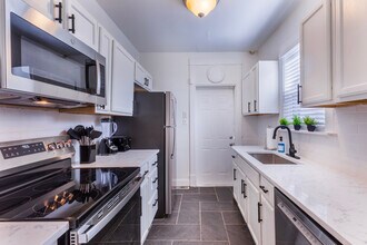 2262 Yale Ave in Maplewood, MO - Building Photo - Building Photo