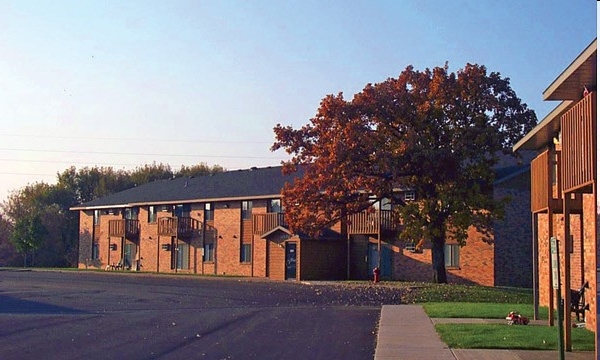 Ridgewood Manor Partnership in Elk River, MN - Foto de edificio