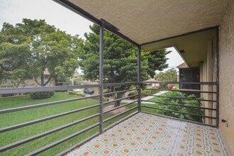 1251 NW 13th St, Unit 436 in Boca Raton, FL - Foto de edificio - Building Photo