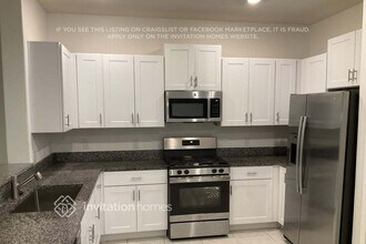 8286 Crescent Oaks Dr in New Port Richey, FL - Building Photo - Building Photo