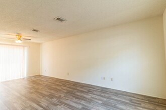 922 Fannin St in Denton, TX - Building Photo - Building Photo