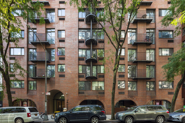 316 E 65th St in New York, NY - Foto de edificio - Building Photo