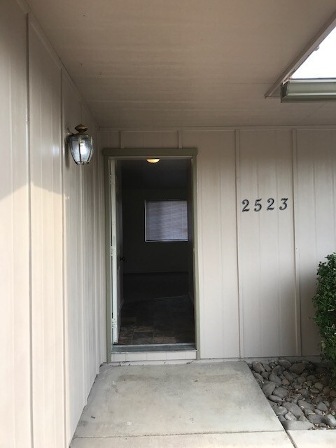 2523 SW Fissure Loop in Redmond, OR - Building Photo - Building Photo