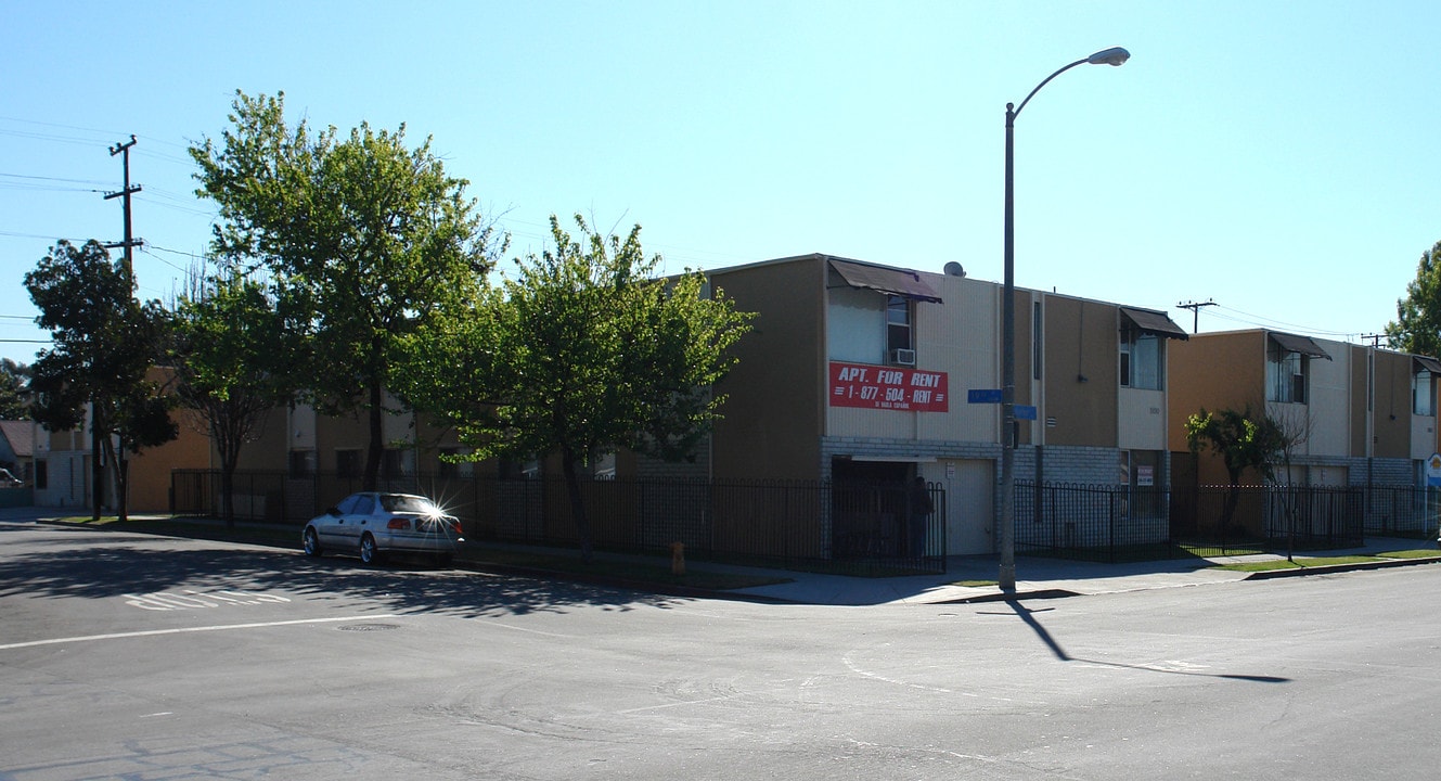 1890 Harbor Ave in Long Beach, CA - Building Photo