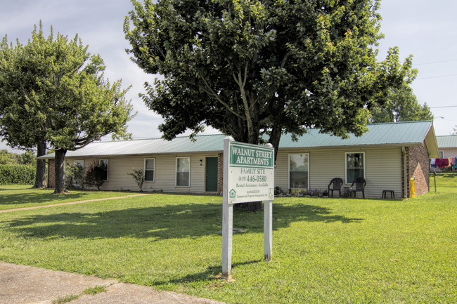 Walnut Street Apartments in Dickson, TN - Building Photo - Building Photo