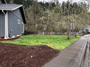 359 S 58th St-Unit -C in Springfield, OR - Building Photo - Building Photo