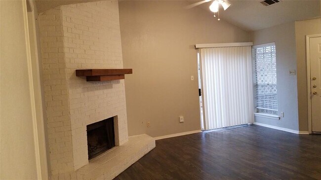 12206 Alderbrook Dr in Austin, TX - Building Photo - Building Photo