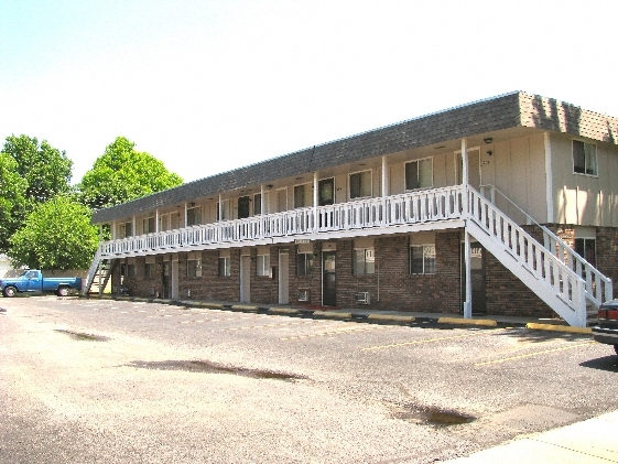 Biscayne Apartments in Wichita, KS - Building Photo - Building Photo