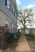 210 W Poplar St, Unit B in Pulaski, TN - Building Photo - Building Photo
