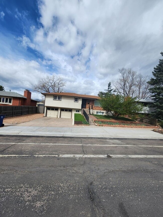 2108 N Chelton Rd in Colorado Springs, CO - Building Photo - Building Photo