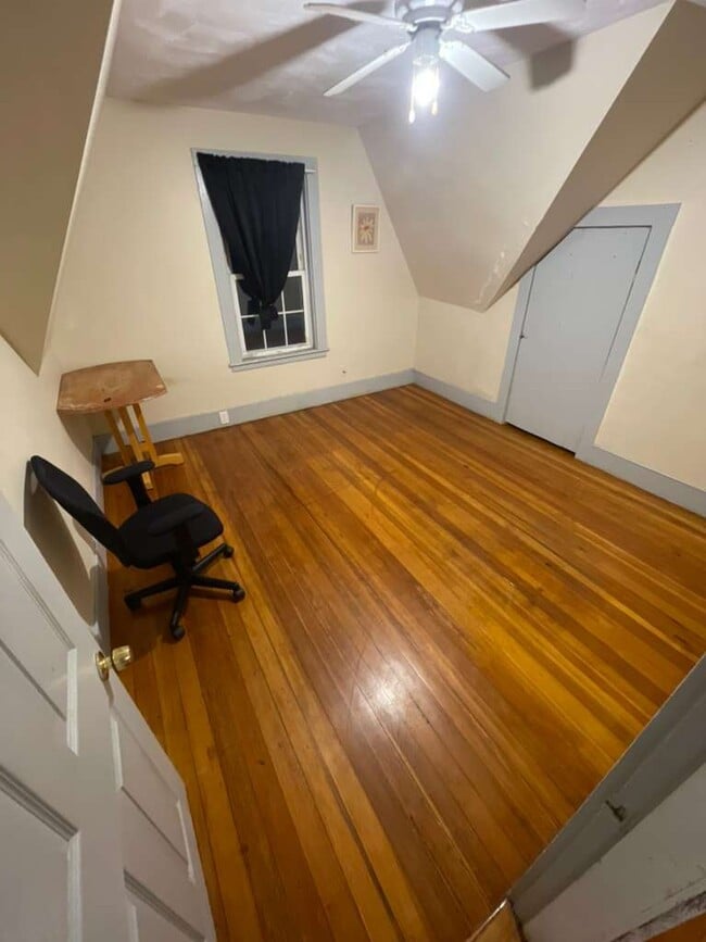 29 Morris St, Unit 3 in Everett, MA - Foto de edificio - Building Photo