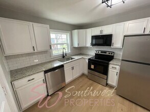 981 W Oak St in Stephenville, TX - Building Photo - Building Photo