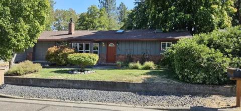 property at 1617 SW Jordan St
