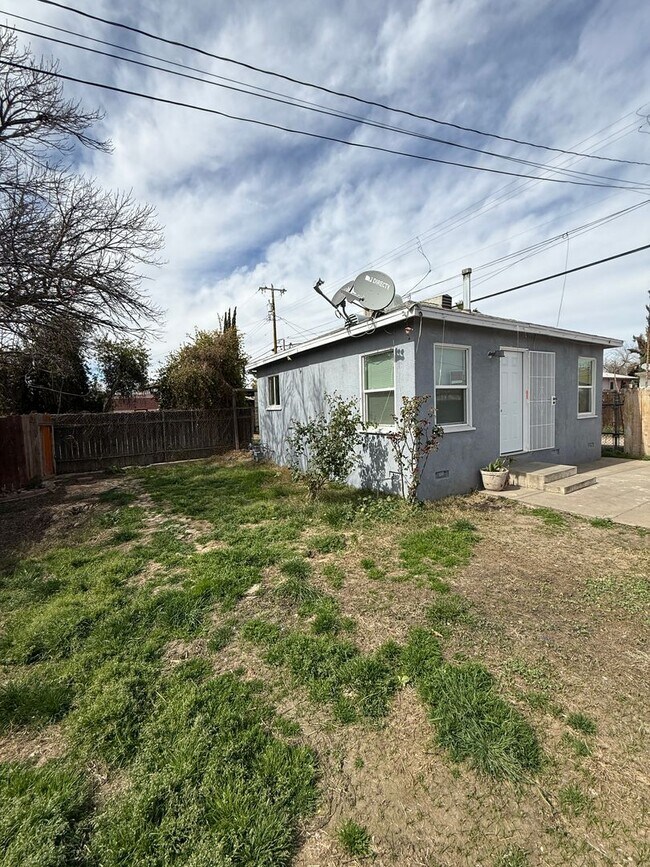 512-Washington 1/2 Second St in Bakersfield, CA - Building Photo - Building Photo