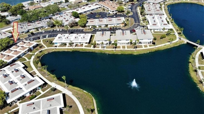 4348 Tahitian Gardens Cir, Unit B in Holiday, FL - Foto de edificio - Building Photo