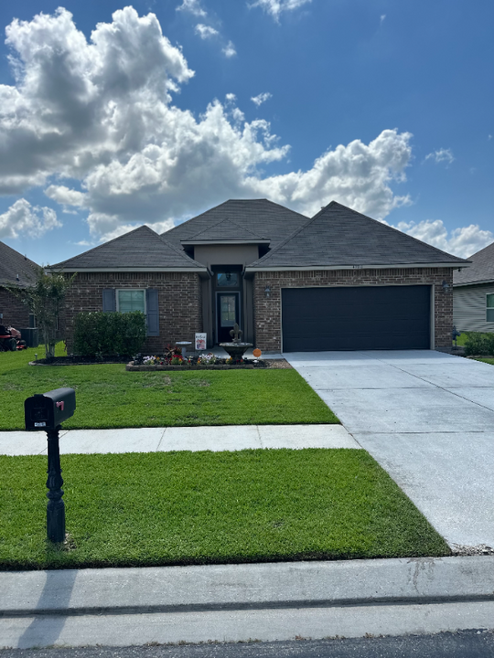 42210 Marblestone Ave in Prairieville, LA - Building Photo