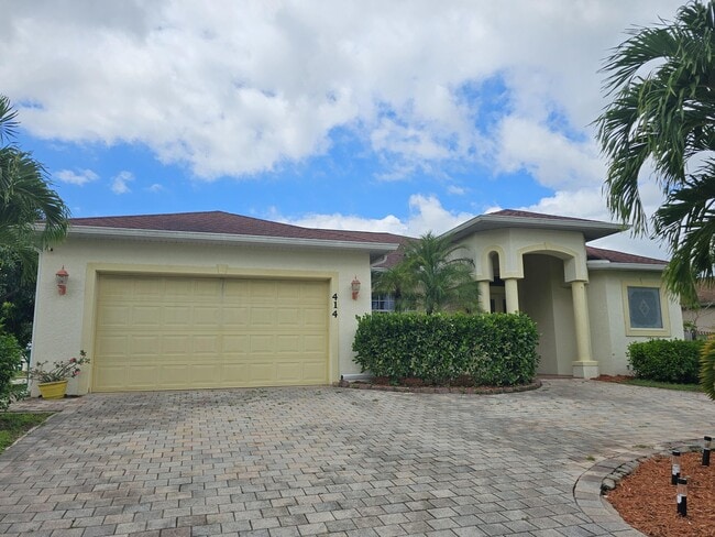 414 SW Cherryhill Rd in Port St. Lucie, FL - Building Photo - Building Photo