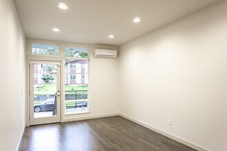 5517 4th Ave NW in Seattle, WA - Building Photo - Building Photo