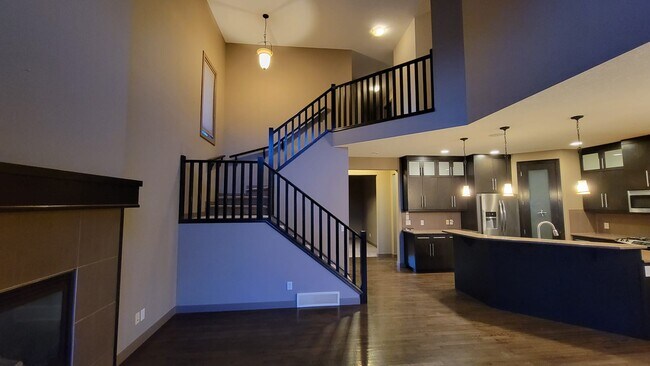 42 Pantego Link NW in Calgary, AB - Building Photo - Building Photo