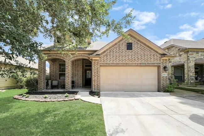 property at 6810 Hunters Trace Ln