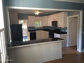 4056 Redwing Ave, Unit Studio in Jackson, MS - Foto de edificio - Building Photo