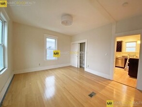 339 Allston St, Unit #2 in Cambridge, MA - Foto de edificio - Building Photo