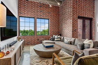 1111 Studewood St in Houston, TX - Foto de edificio - Building Photo