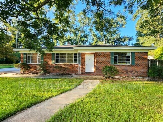 property at 102 Chippewa Dr