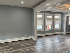 2449-2451-2451 North Ave in Bridgeport, CT - Foto de edificio - Building Photo