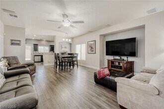 9434 Marshall Creek St in Las Vegas, NV - Building Photo - Building Photo